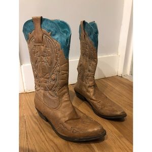 Women’s vegan leather cowboy boots 7.5